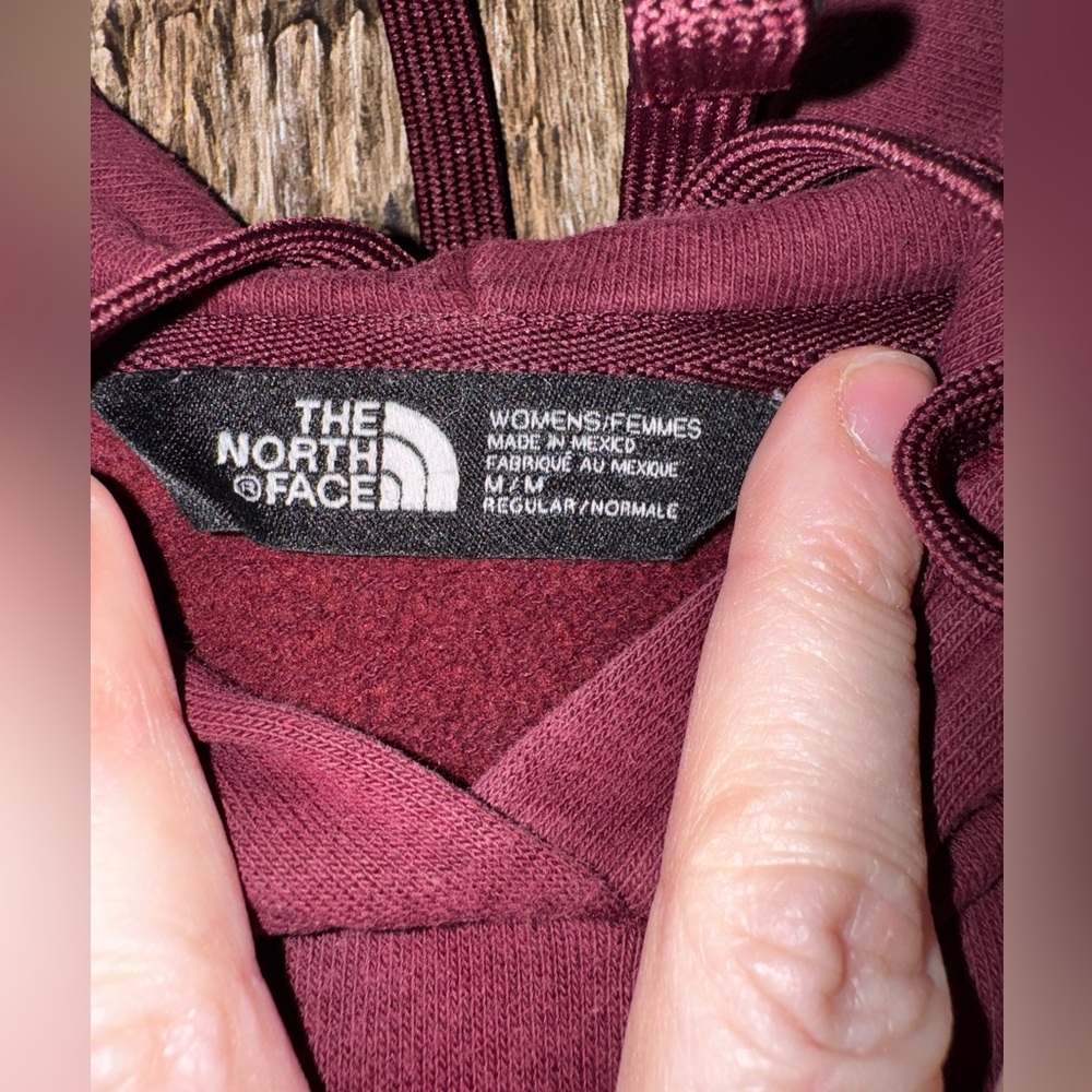 The North Face womens size Med Burgundy pullover hoodie sweatshirt Long Sleeve